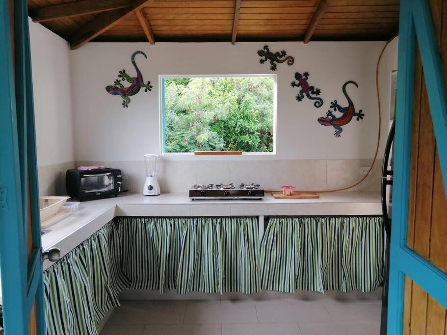 Mi Hermosa - Casa Islena A 70 Metros De La Playa Archibolds Exteriör bild